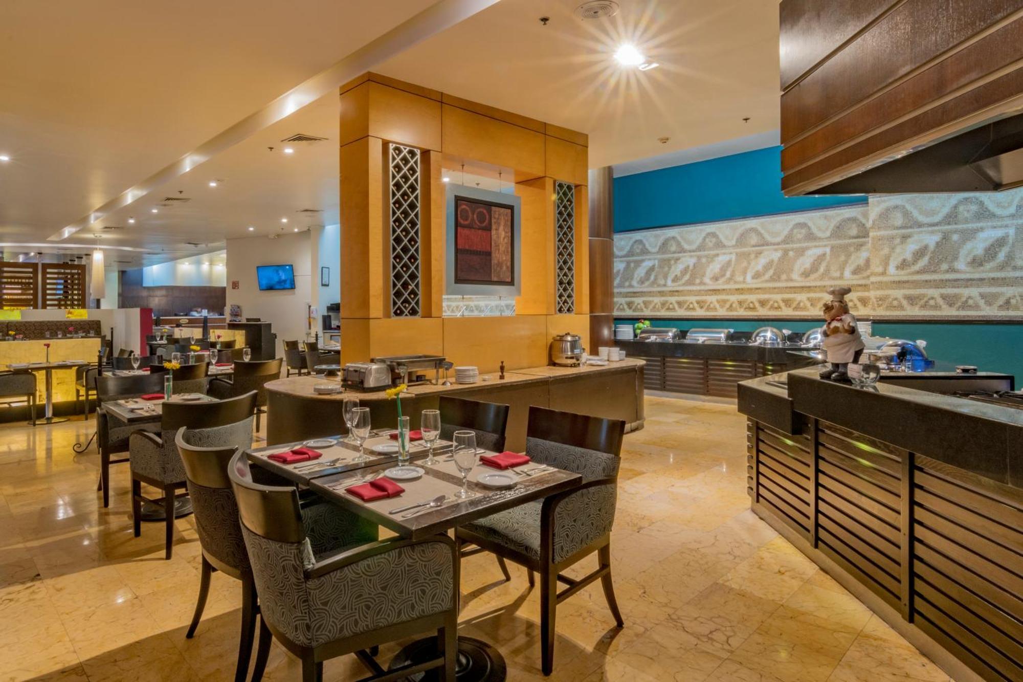 埃莫西约 鲁克那酒店 外观 照片